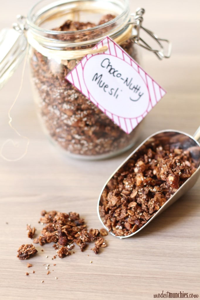 Choco-nutty muesli and label printable